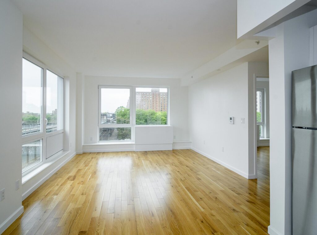 463 Livonia 20200529 002 interior 1