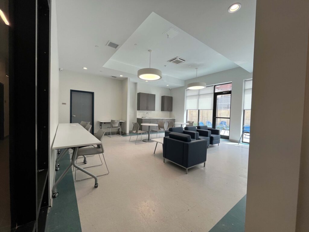 Home Simpson, Morrisania, Bronx interior 4 min